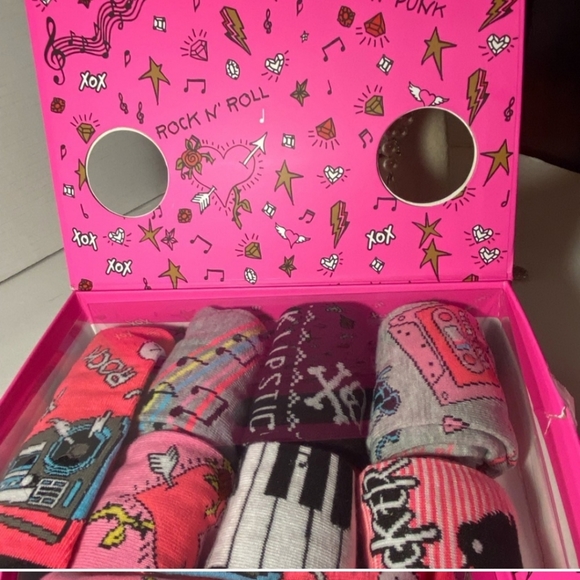Betsey Johnson Rock & Roll 7 pairs Crew Socks Gift Set - Picture 3 of 16